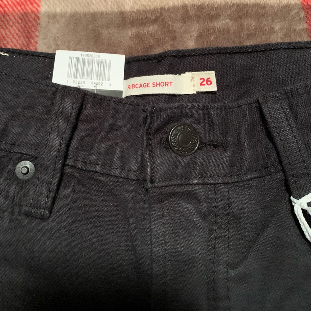 Levi’s x Wellthread Ribcage Shorts - Picture 11 of 12